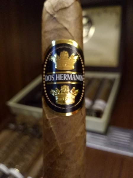 Dos Hermanos Royal Robusto
